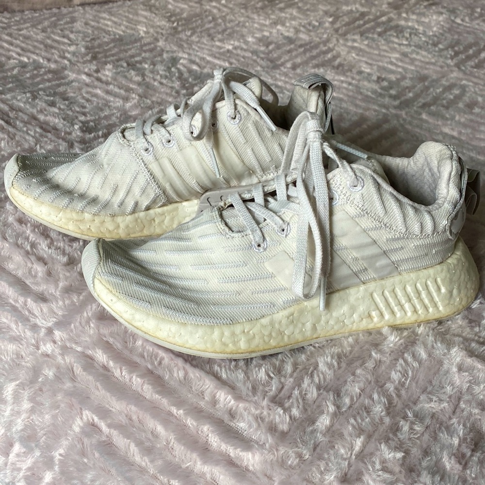 Adidas boost in used but good condition. Size 6
